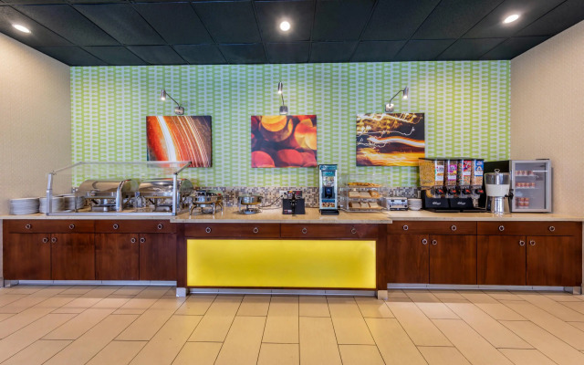 Clarion Hotel Anaheim Resort