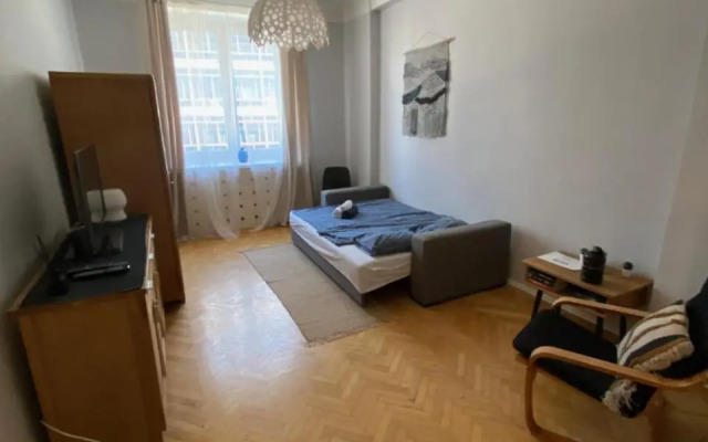 Krucza Street 51 in the City Center