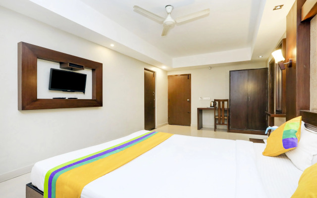 Itsy By Treebo - Greenwood Inn And Suites