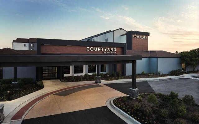 Courtyard by Marriott St. Louis Downtown West