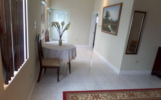 Luxurious Romantic Suite Kensington