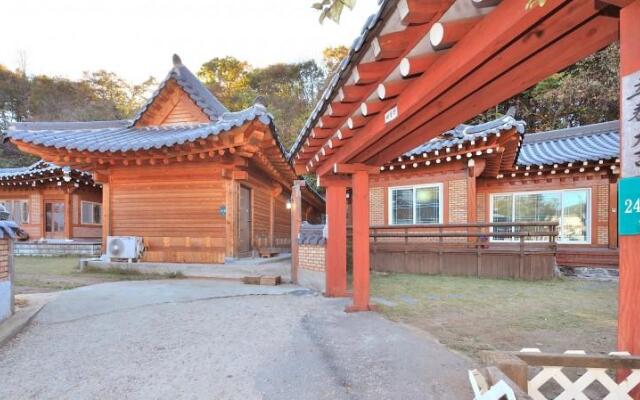 Yong Yejik Hanok Pension