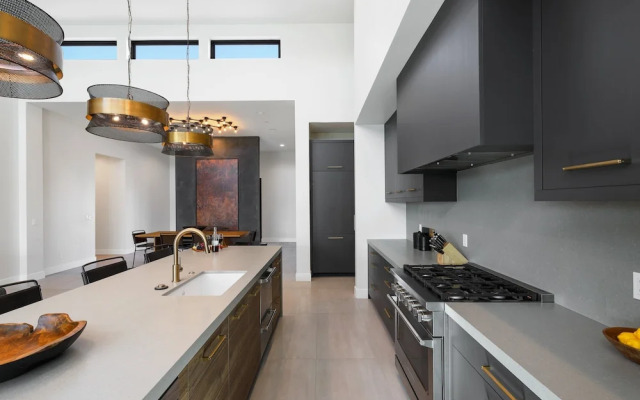 Luxe - Solstice Retreat - Heated Pools - 2 Homes