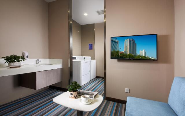 Holiday Inn Express Luoyang City Center, an IHG Hotel