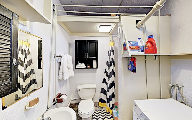 1505 Citrus Street Home by RedAwning