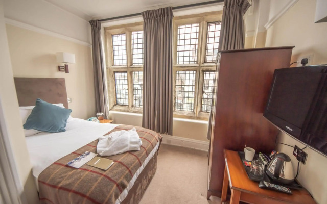 Norfolk Arms Hotel