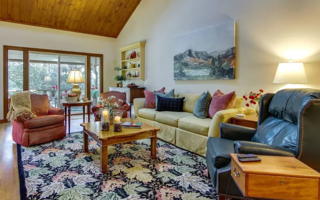 Sapphire Vacation Rental Cabin: Close to Hiking