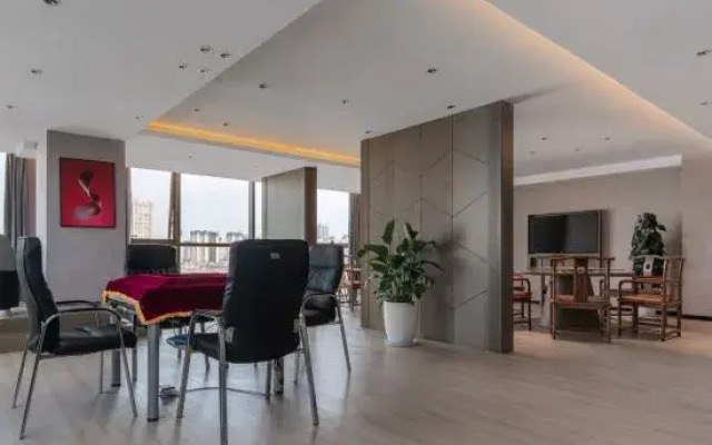 Phoenix International Hotel