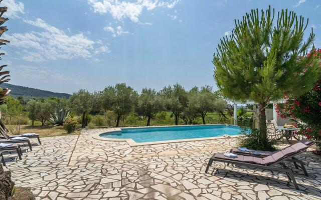 Exquisite Villa in Beaufort With Swimming Pool