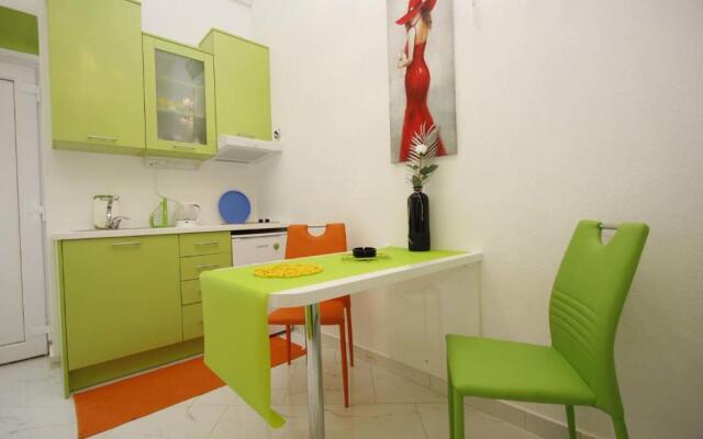 Apartment Love Story