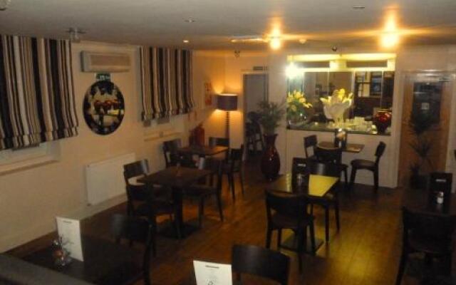 Thameside Hotel
