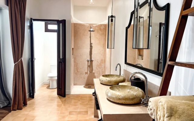 Aram Residence