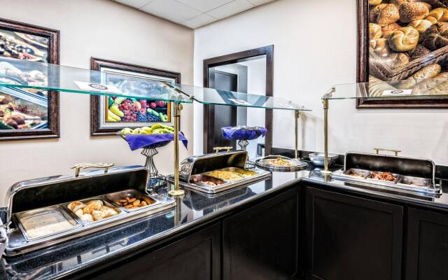 Crowne Plaza Suites Houston Southwest