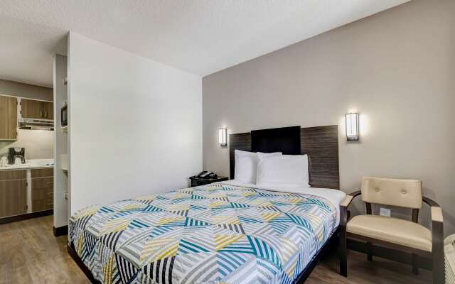 Studio 6 Arlington, TX - South - Dallas