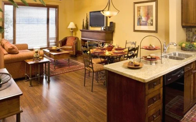 Pointe Beach Villas, Kelowna, Canada