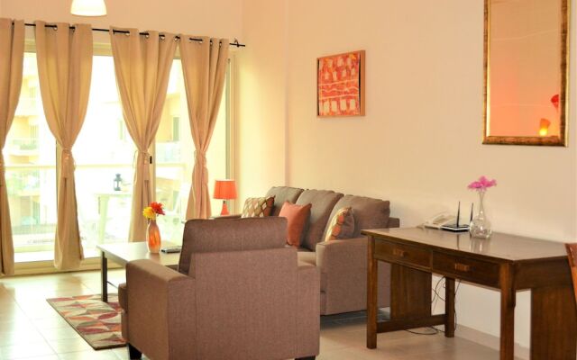 (Nickname Oasis) Spacious 1BR Apt. w/ terrace and pool view