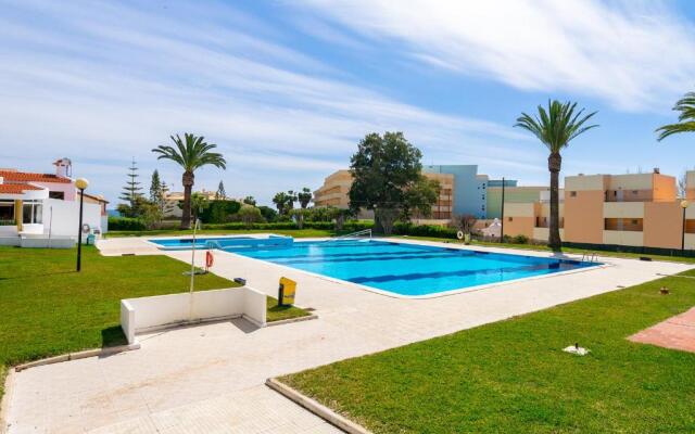 Acqua Vista Family Apartment - 200M from BEACH