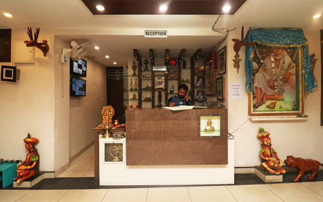 OYO 27611 Hotel Shree Regency