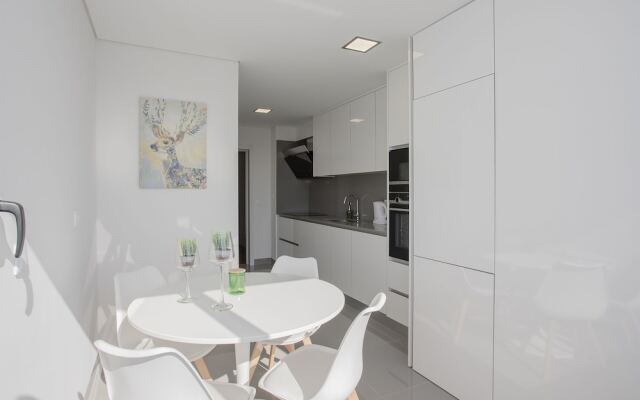 Liiiving-Luxury River View Apartment VII