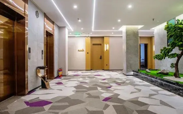 Gongzhuling Huayi Hotel