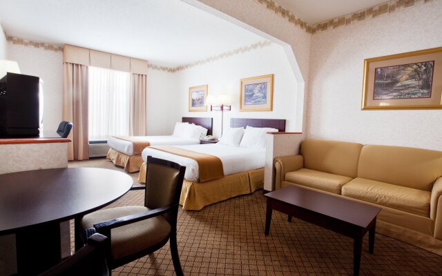 Holiday Inn Express & Suites Hiawassee, an IHG Hotel