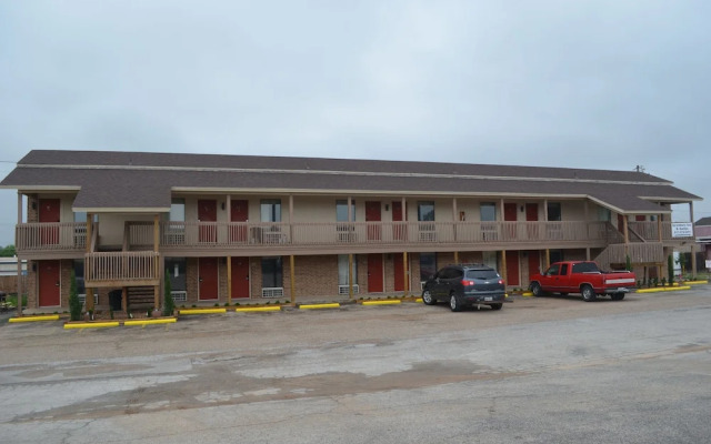 Granbury Inn & Suites