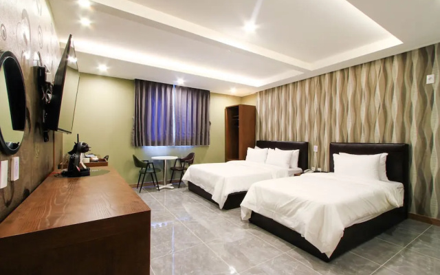 The King Hotel