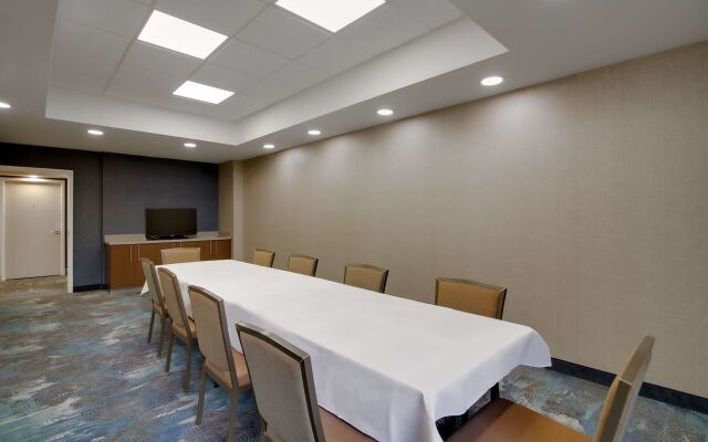 Hampton Inn Birmingham-Colonnade 280