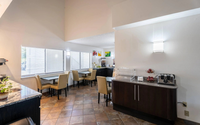 Quality Inn & Suites Junction