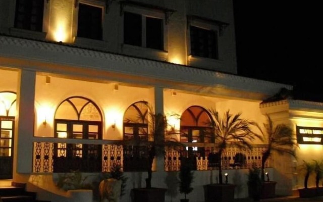 Silver Sands Hideaway Hotel