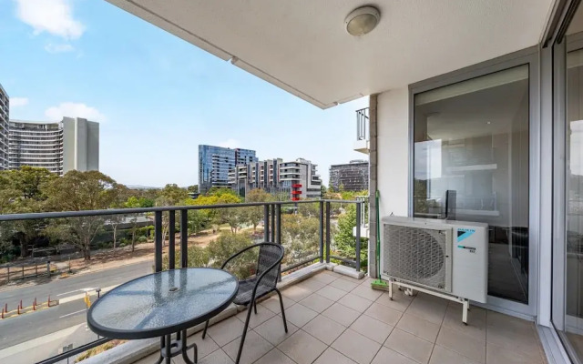 Stylish 1-bed Flat With Pool, BBQ & Sauna Access