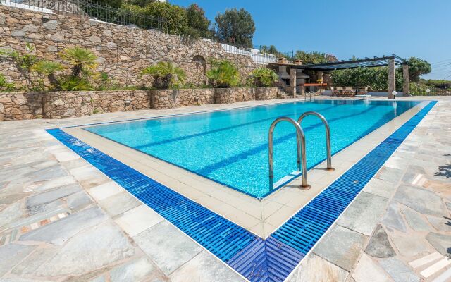 Villas in Sounio