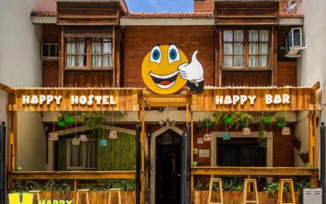 Happy Happy hostel