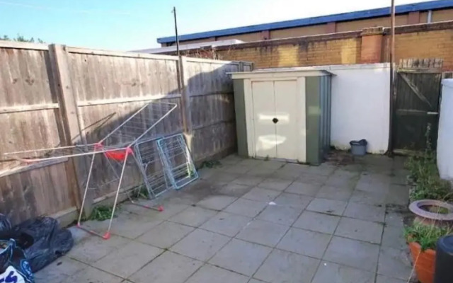 Spacious Four-bedroom House With Garden in Wembley