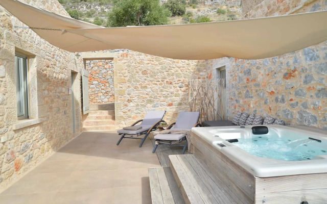 Akrolithi Boutique Hotel