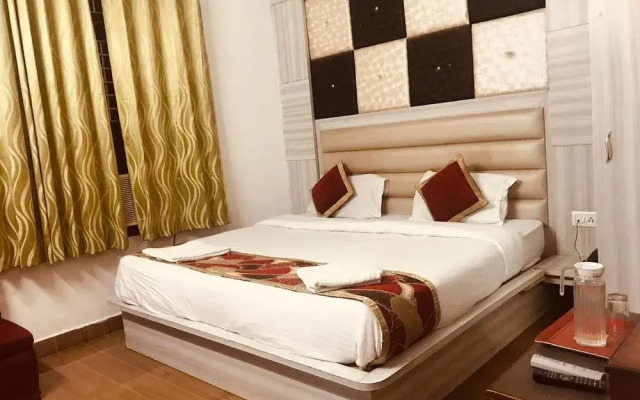Shalimar Lodge, "700 meter from Katra Bus Stand"