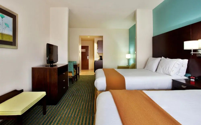 Holiday Inn Express And Suites Picayune