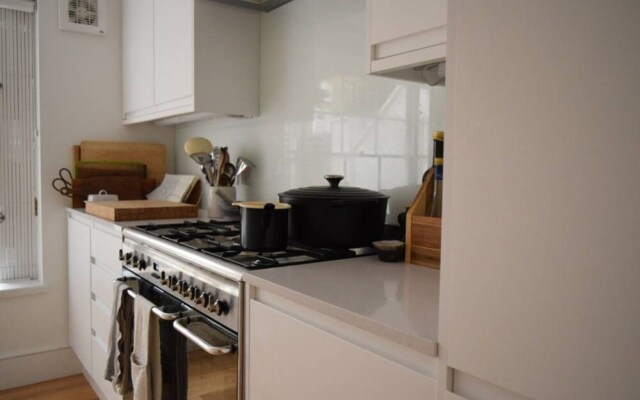 4 Bedroom House in Hackney