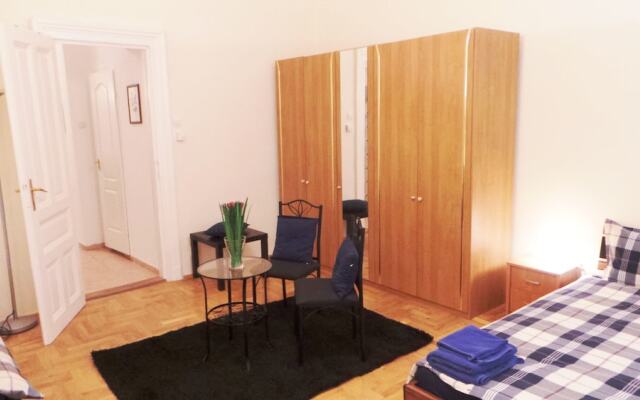 Mandy Apartments