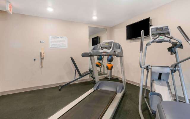 Extended Stay America Select Suites - Louisville - Airport