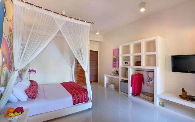 PinkCoco Uluwatu - for Cool Adults Only