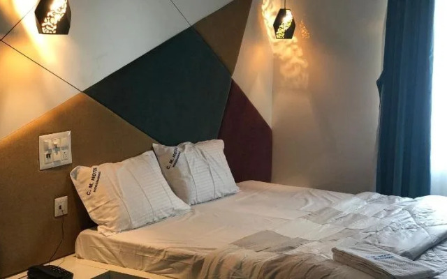C M Hotel