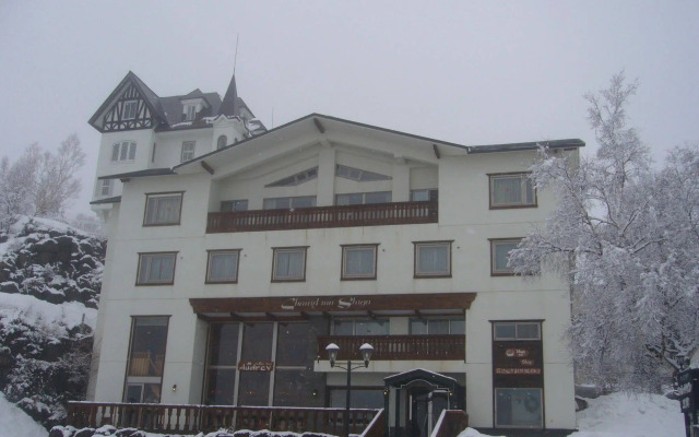 Charade Inn Shiga