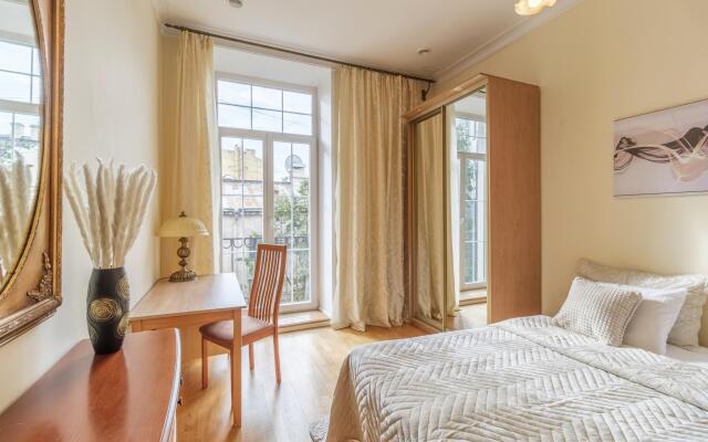 DeRent Aparts (ДеРент Апартс) на улице Караванная 3/35