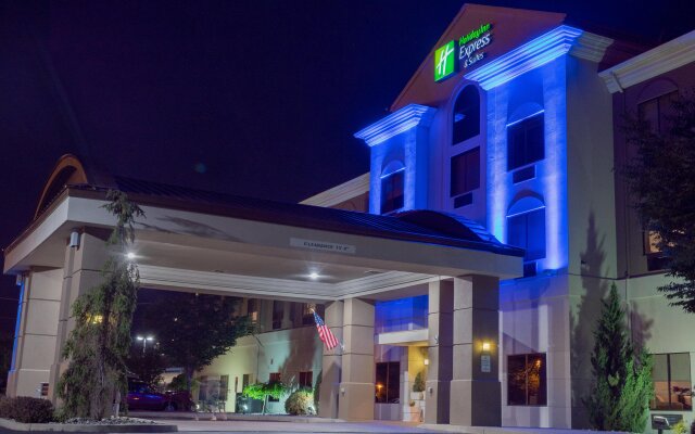 Holiday Inn Express and Suites Newton, an IHG Hotel