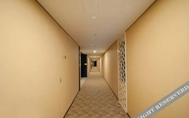 Chonpines Hotel