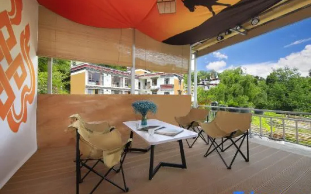 Mountain Island Cloud · Rayshun | Garzê Hidden Realm 31 ° n Scenic Resort – Outside – Danba
