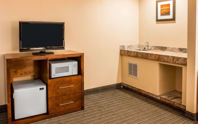 Country Inn & Suites By Radisson, Battle Creek, MI