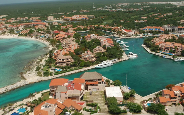 Porto Bello Gran Marina by GuruHotel