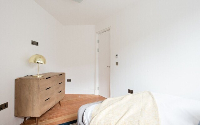 The Camden Chalet - Bright & Modern 3bdr Home With Balcony